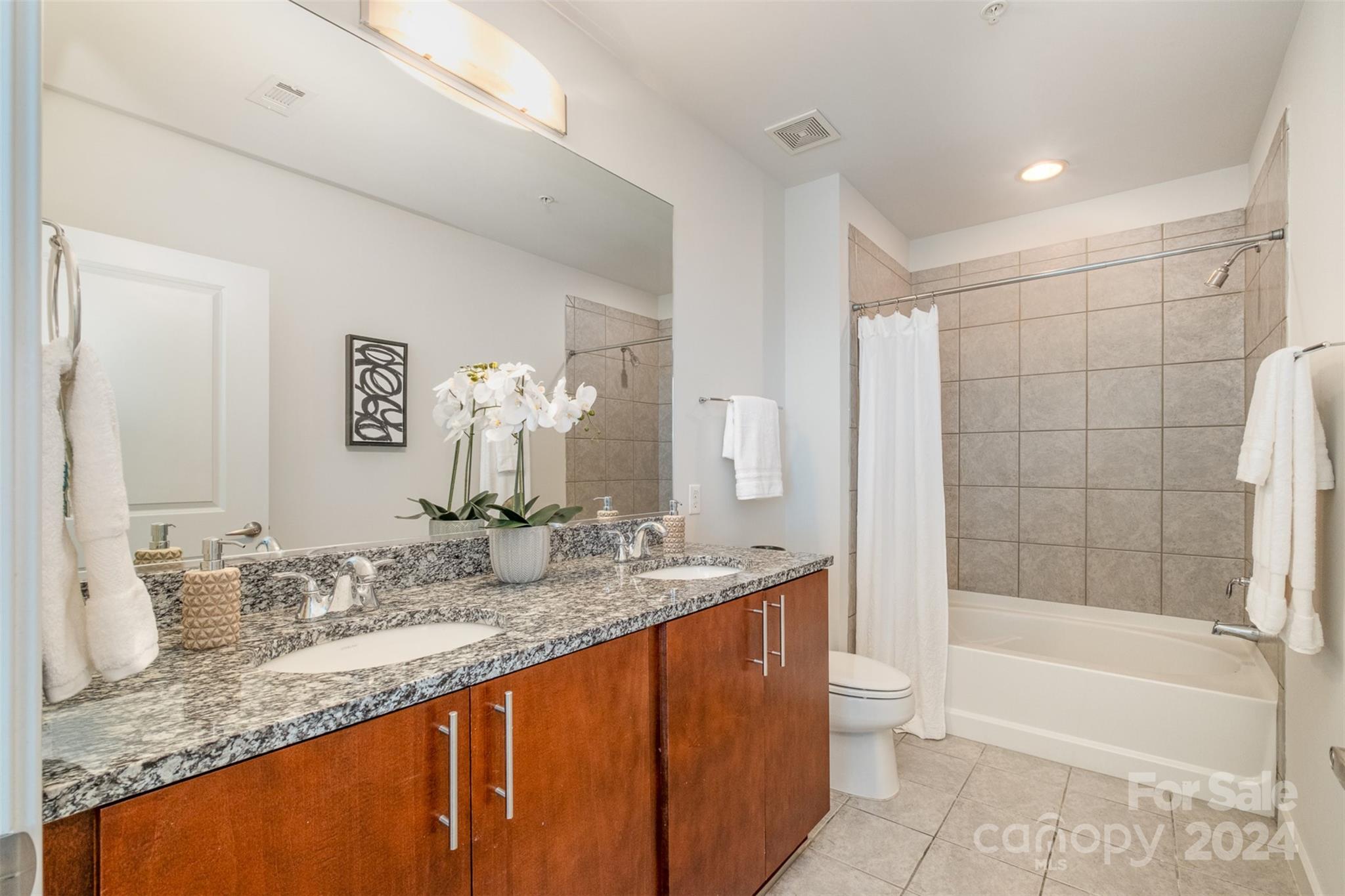 Avenue Condominiums - Residential