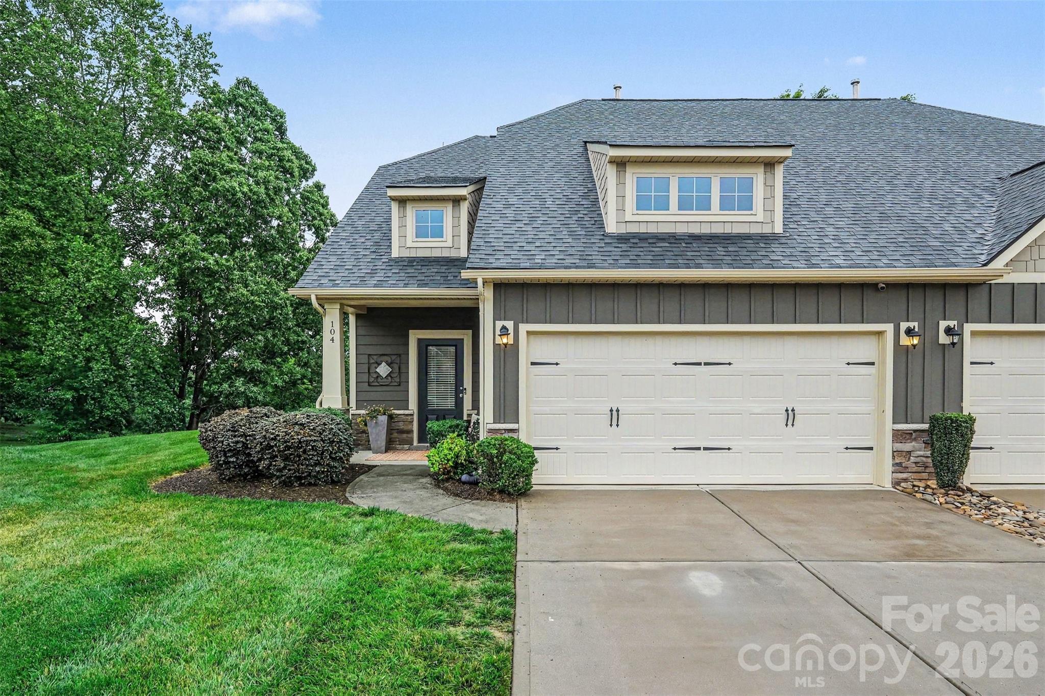 104 Boxtail Way