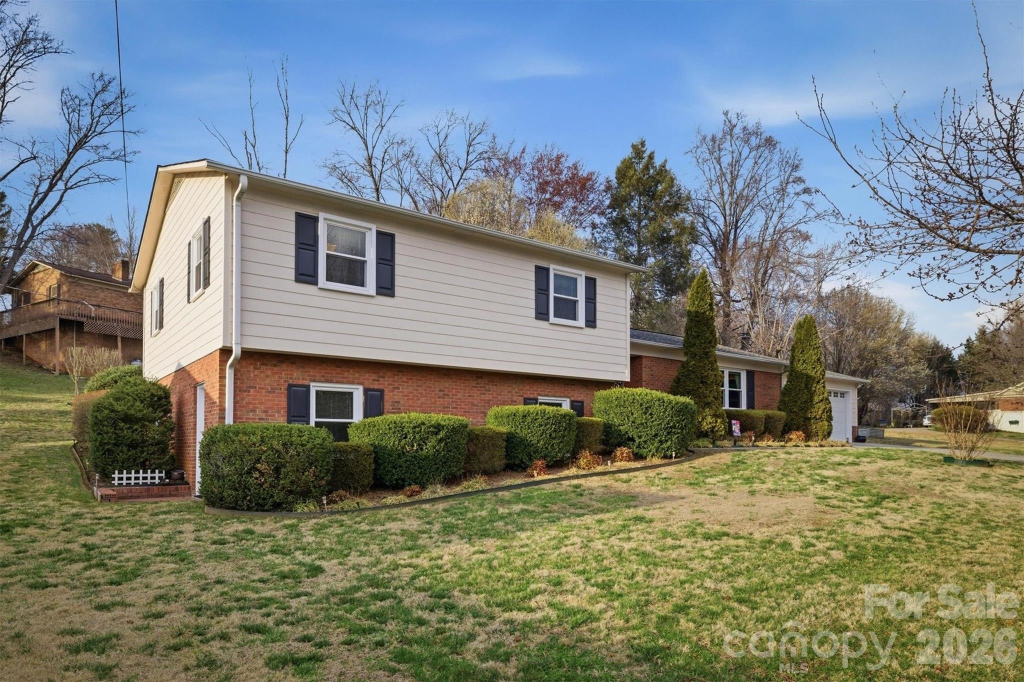 1405 Lower Creek Drive NE