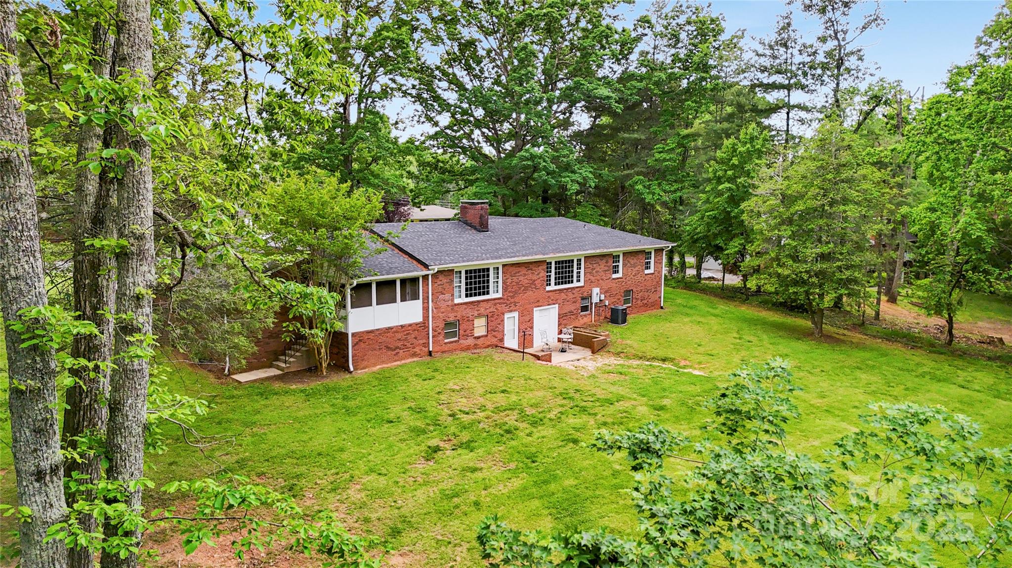 200 Woodside Drive
