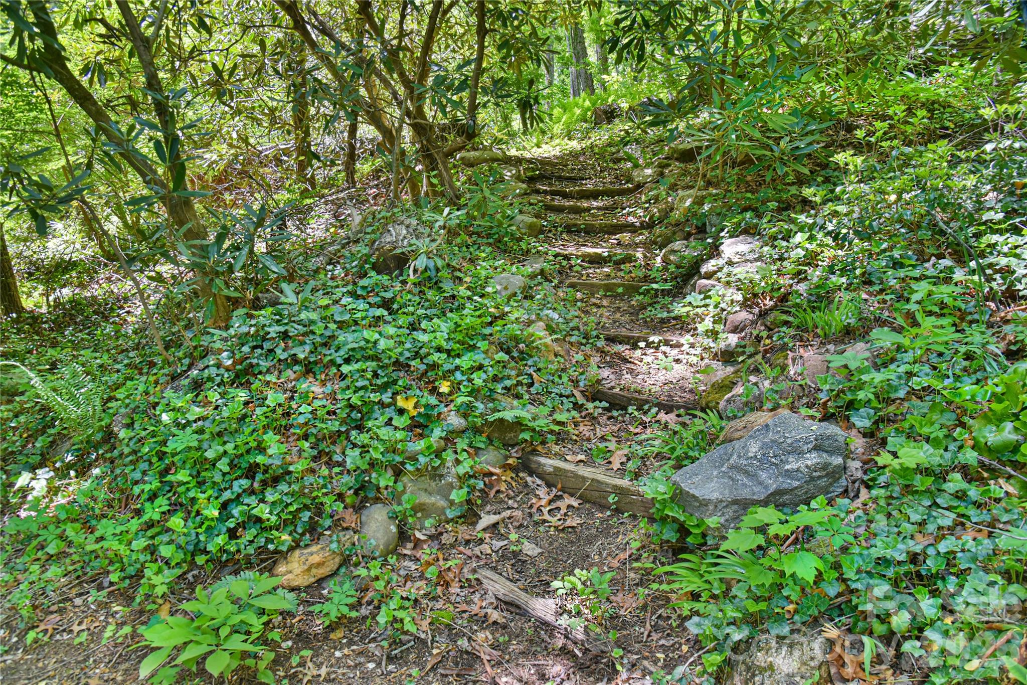1 Hillcrest Lane
