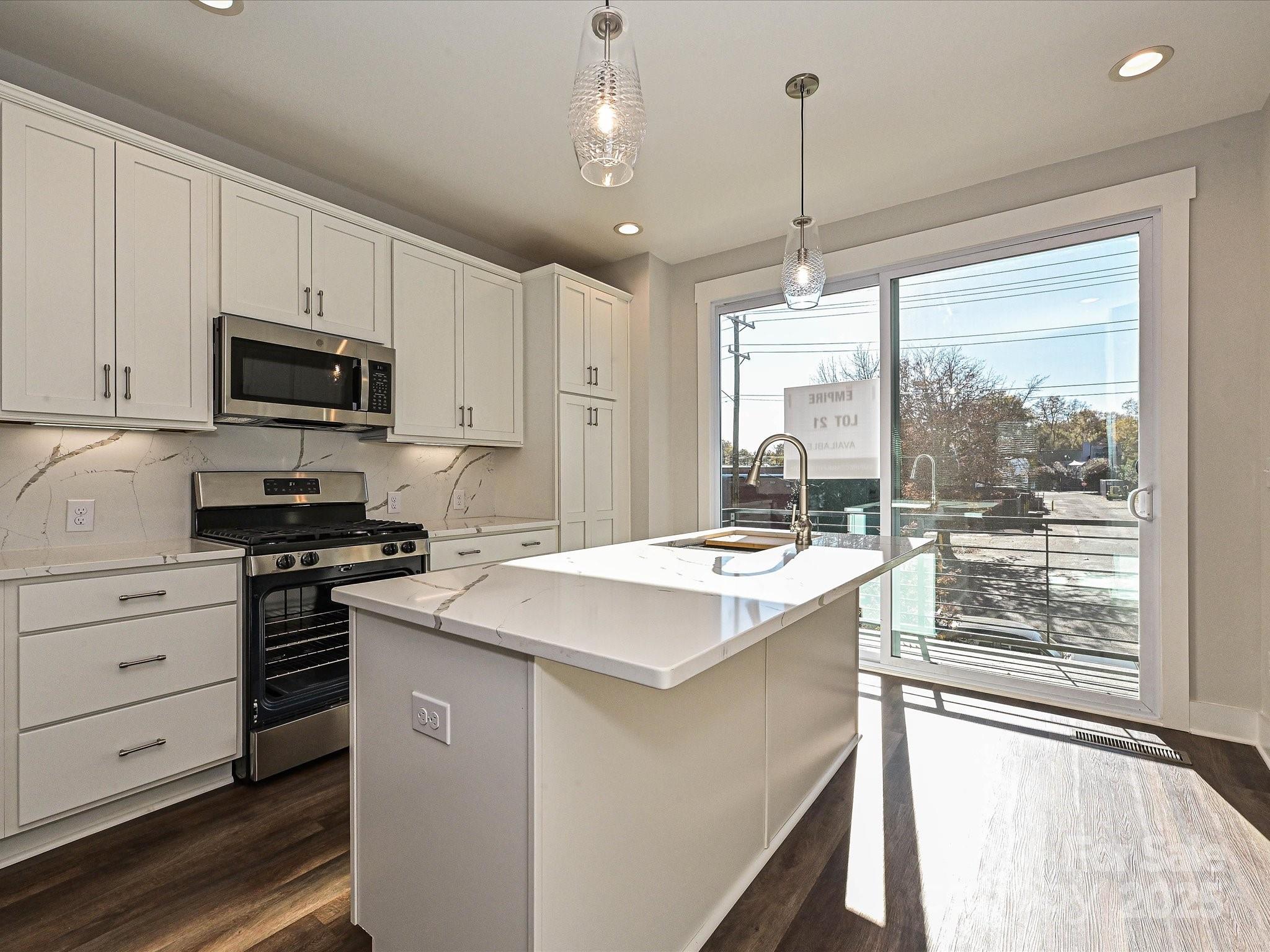 1229 E 34th Street CSW0421