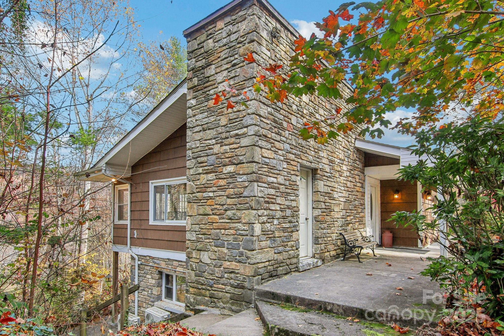 231 Highlands Loop