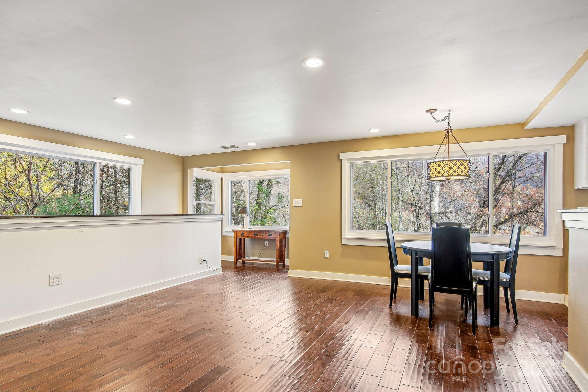 231 Highlands Loop