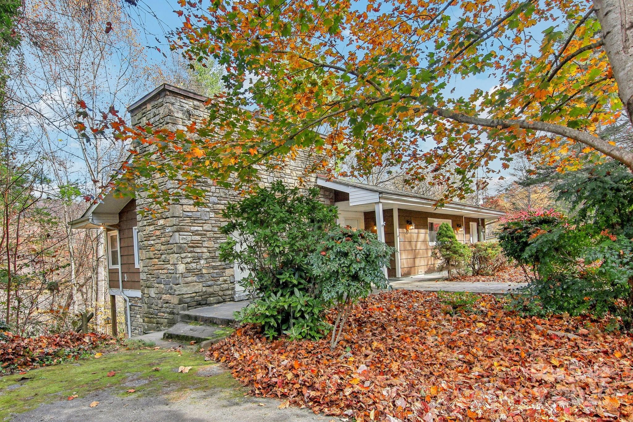 231 Highlands Loop