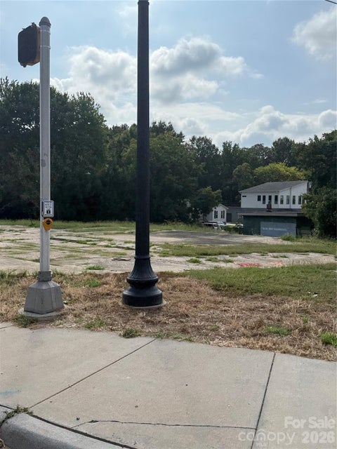 Photo of 1200 Parkwood Avenue, Charlotte, NC 28205 (MLS # 4421574)
