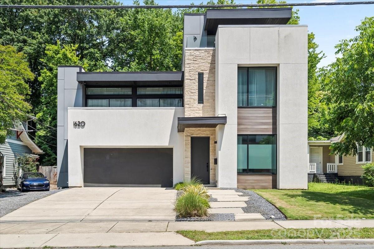 1620 S Tryon Street