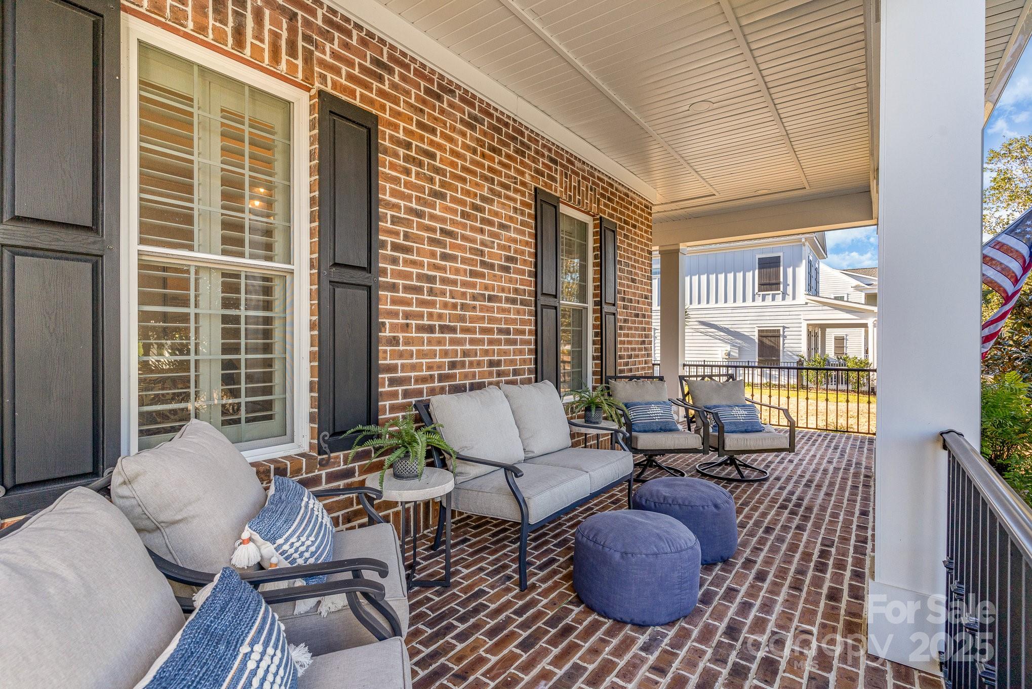 752 Crystal Water Way