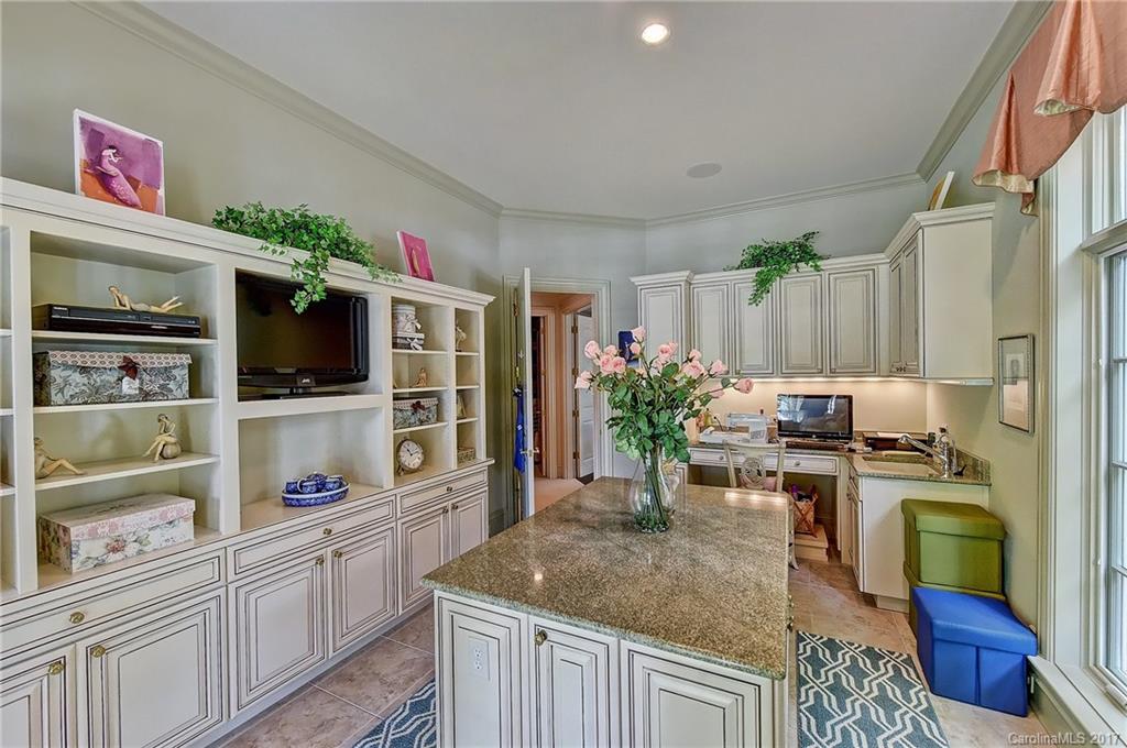 The Peninsula - Residential