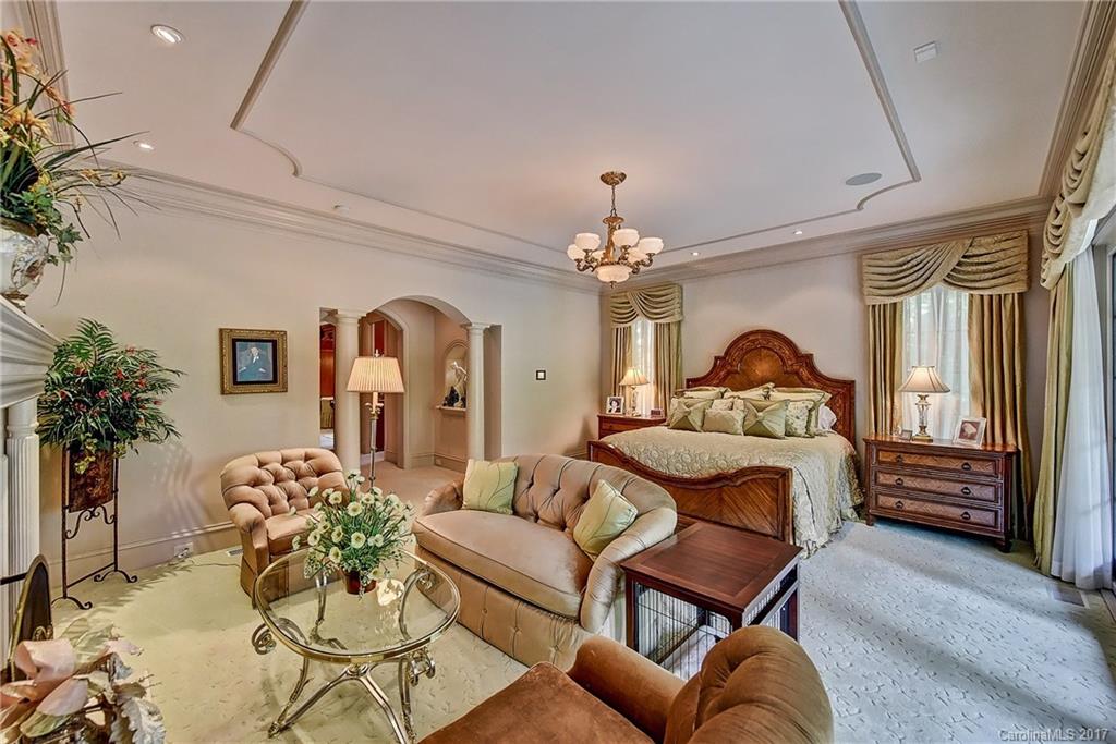 The Peninsula - Residential