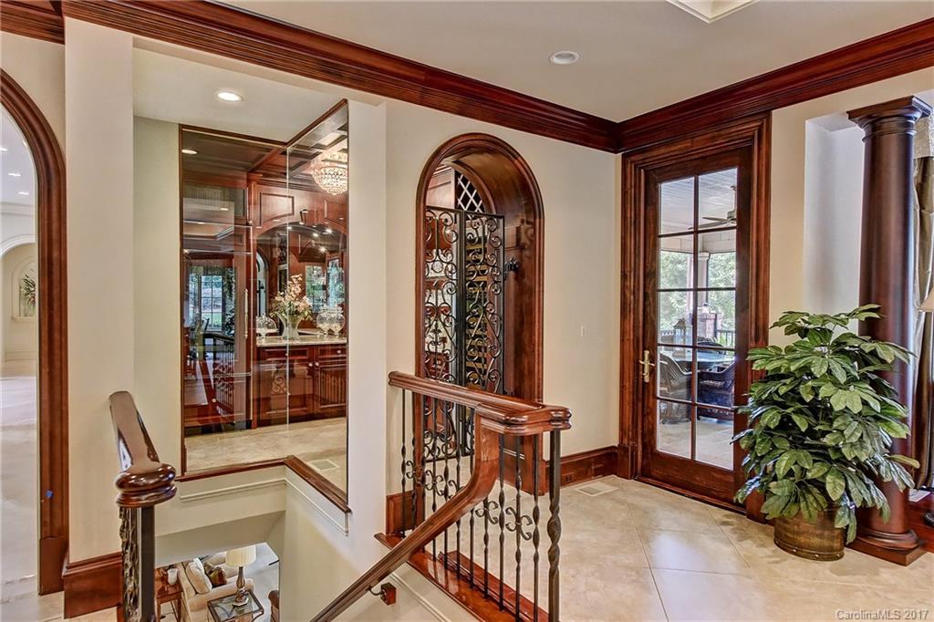 The Peninsula - Residential