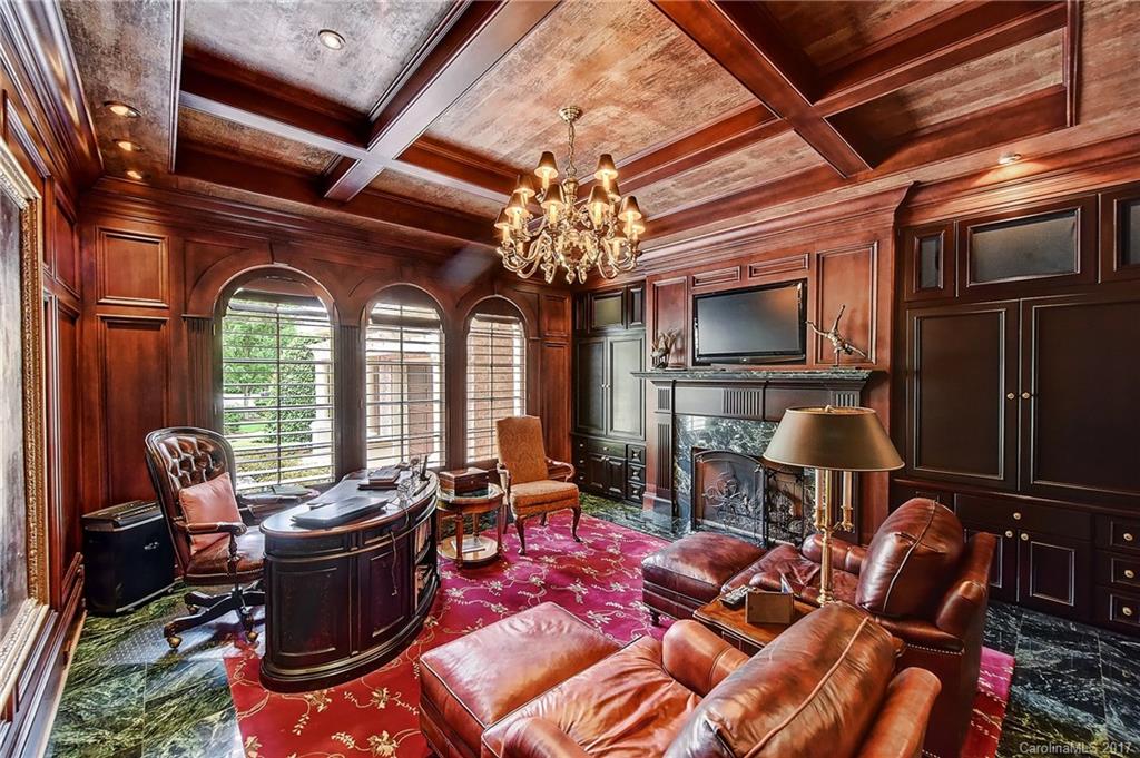 The Peninsula - Residential