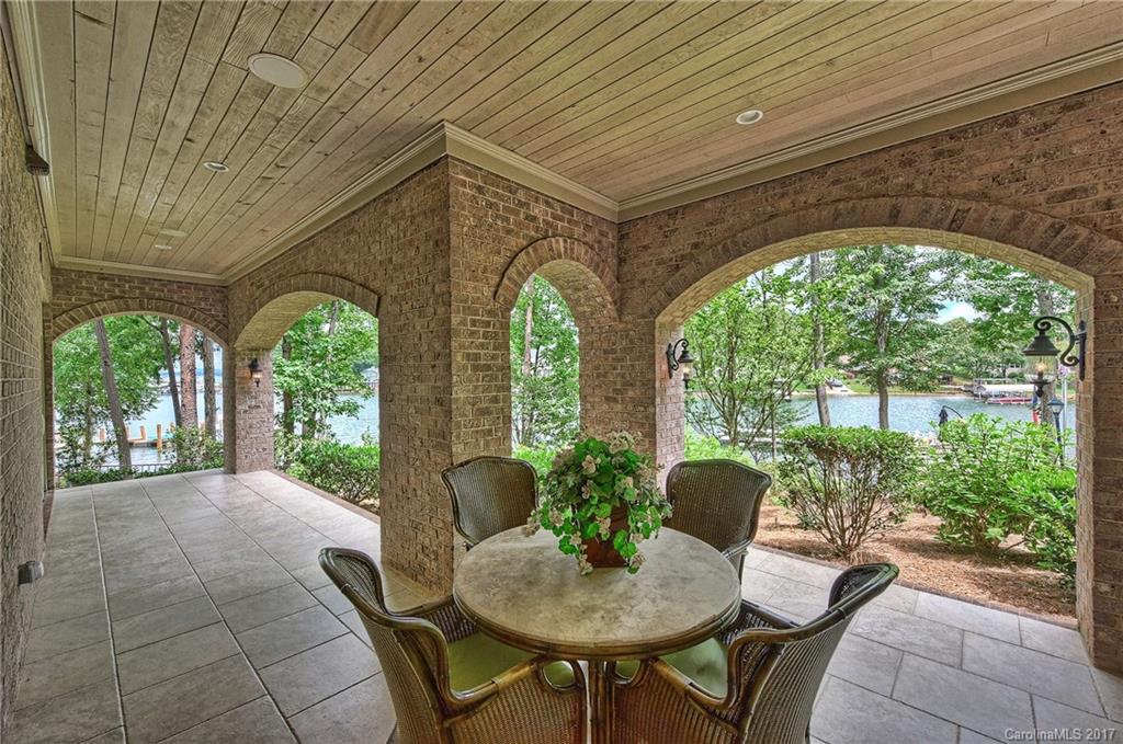 The Peninsula - Residential