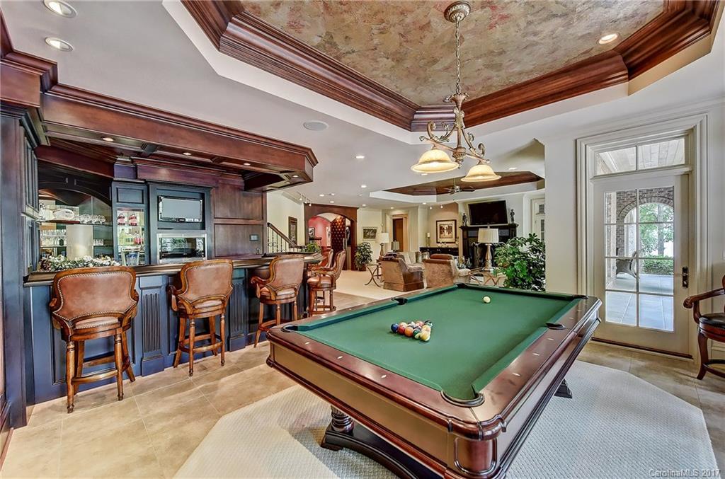 The Peninsula - Residential