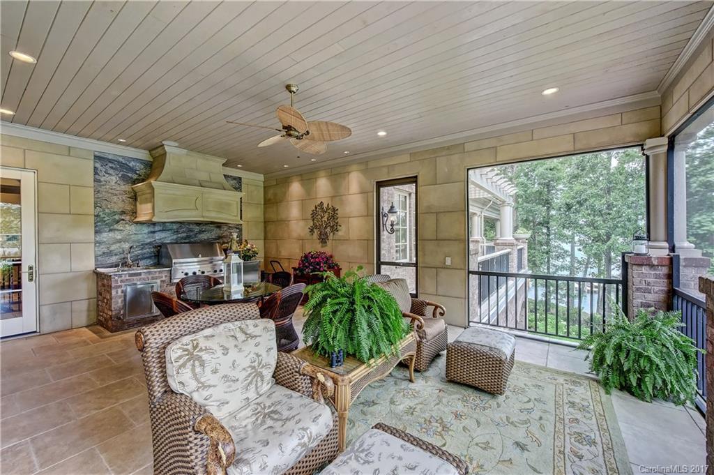 The Peninsula - Residential