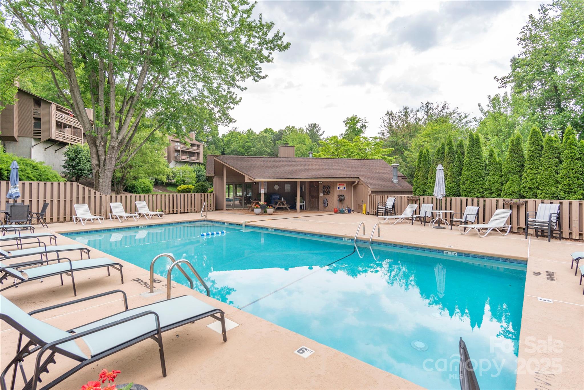 Pine Cliff Condominiums - Residential