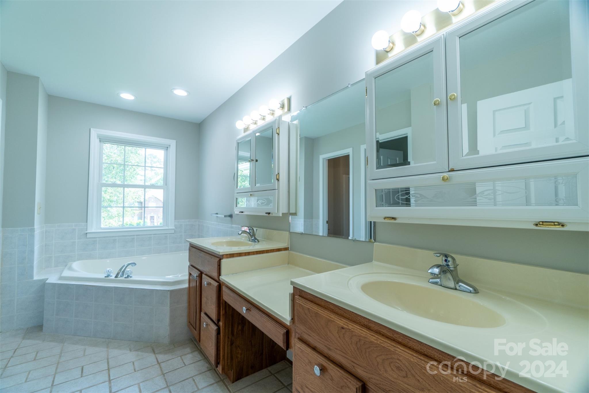 Barrington Glen - Residential