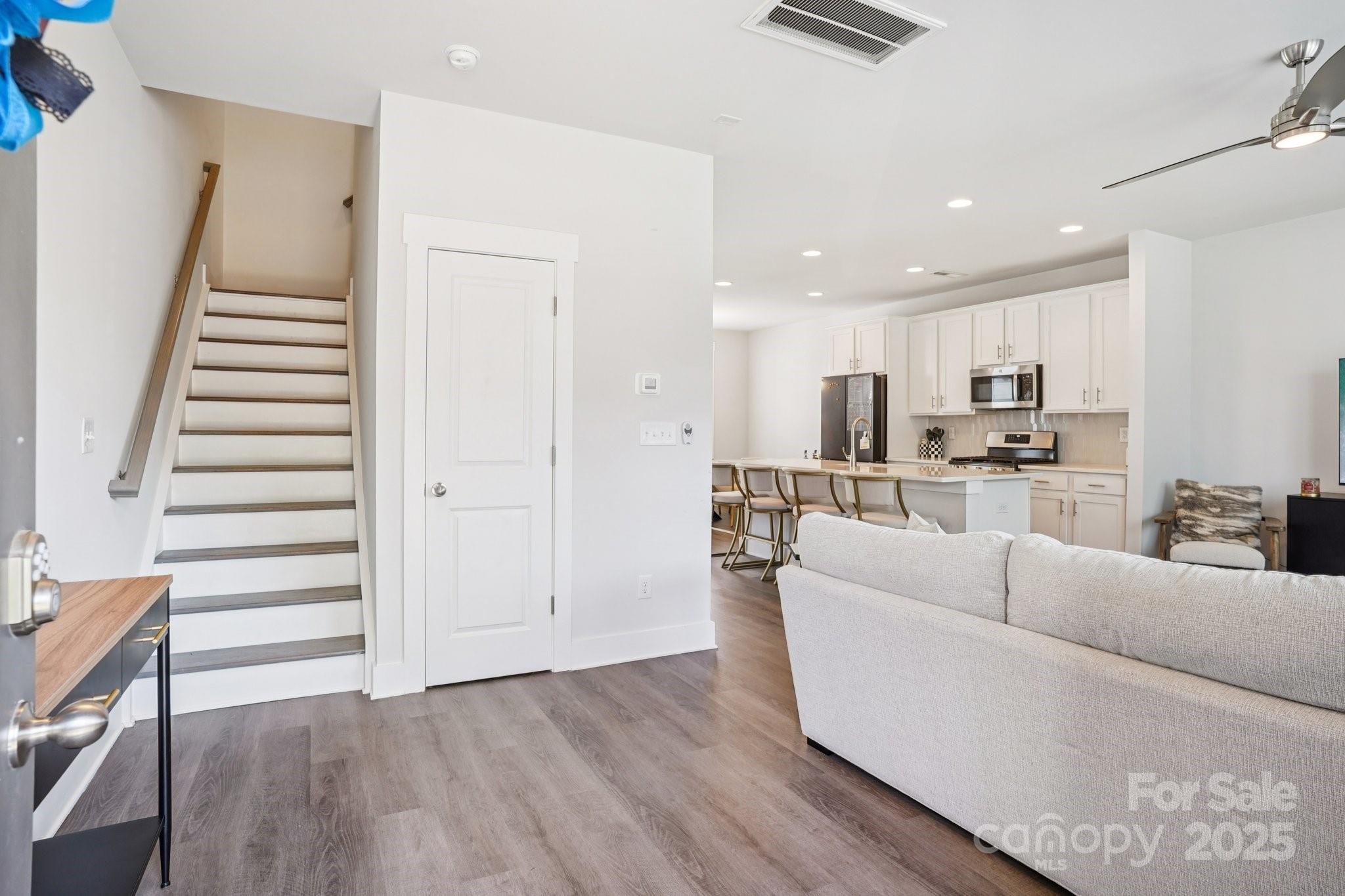 620 Amalfi Drive