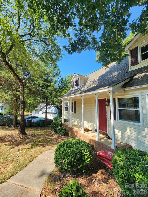 Photo of 5907 Scots Bluff Drive, Charlotte, NC 28227 (MLS # 4426176)