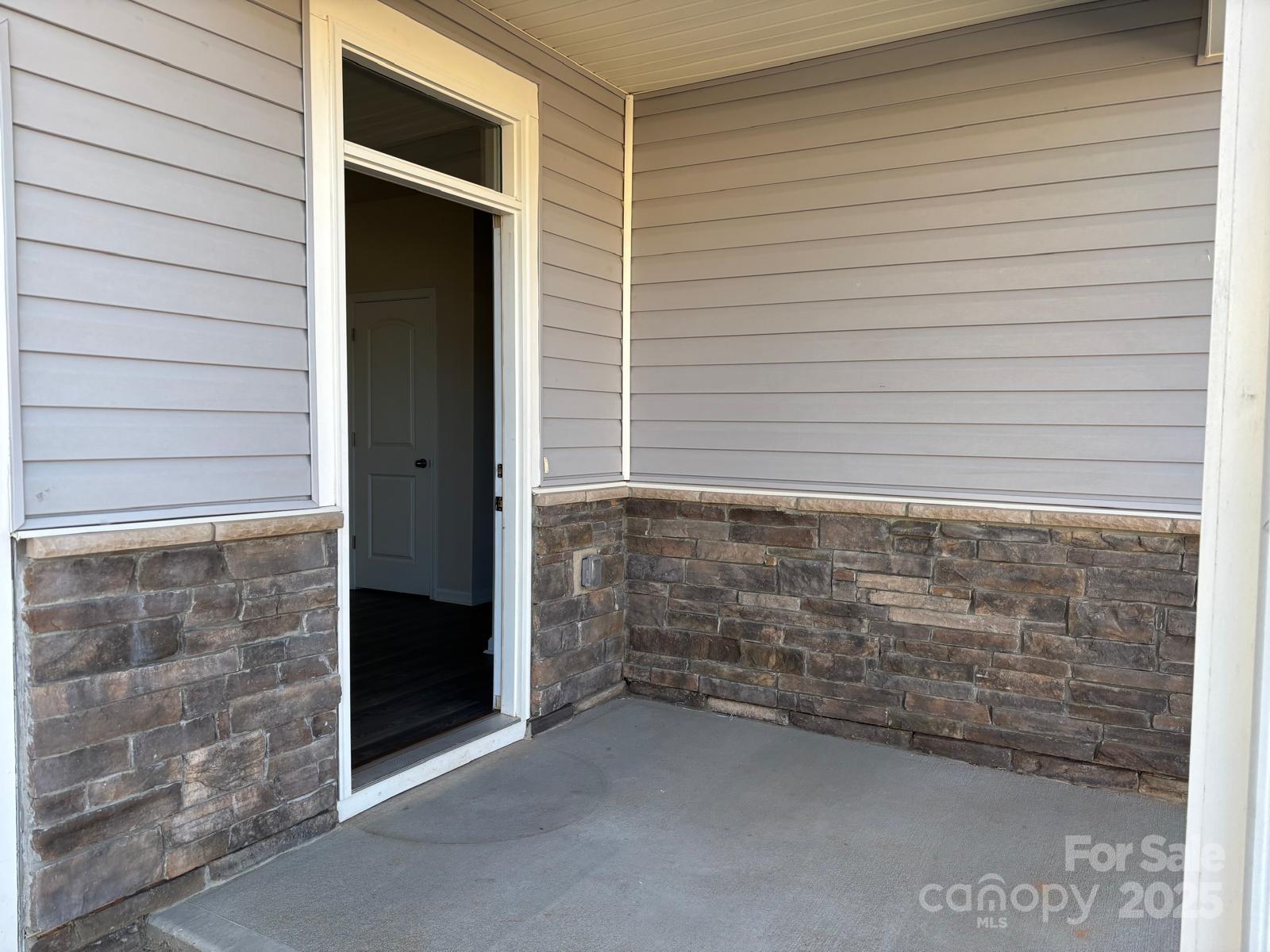 7121 Maple Run Circle