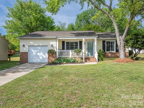 11613 Five Cedars Road Charlotte NC 28226