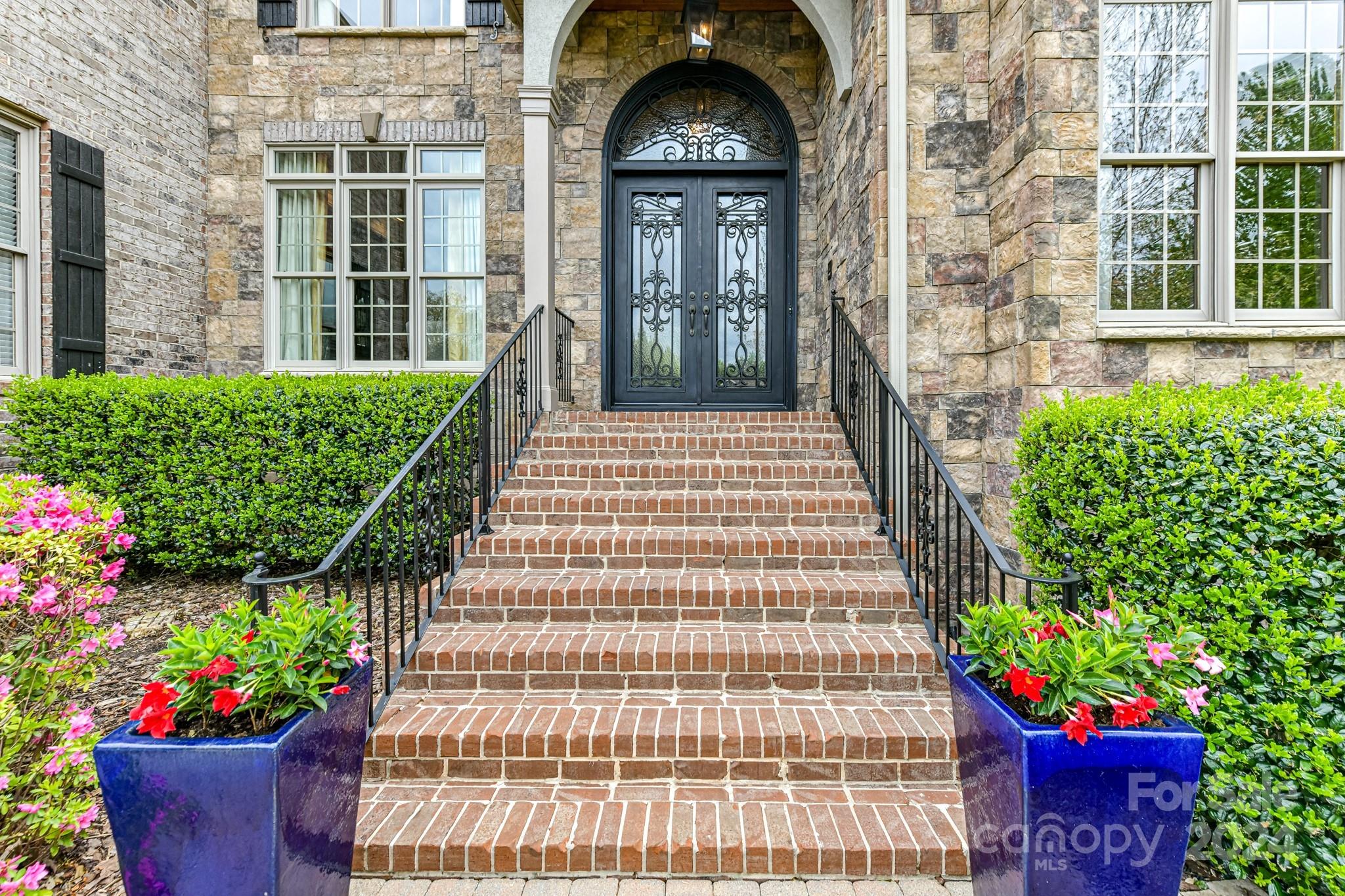 Stratford Hall - Residential