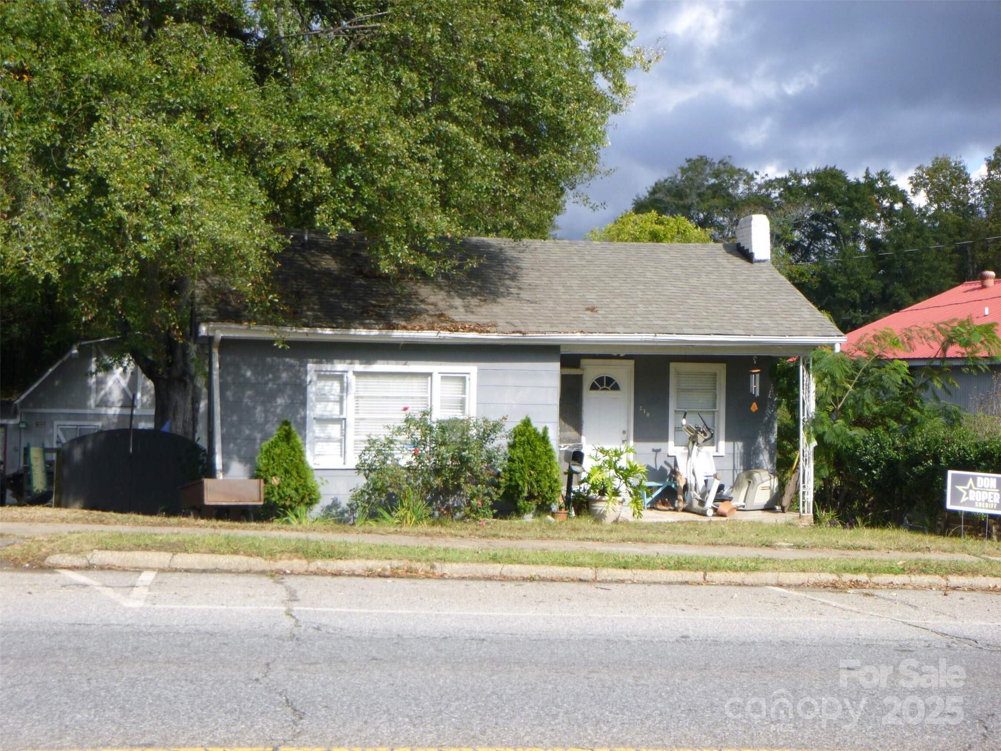 214 E Trade Street