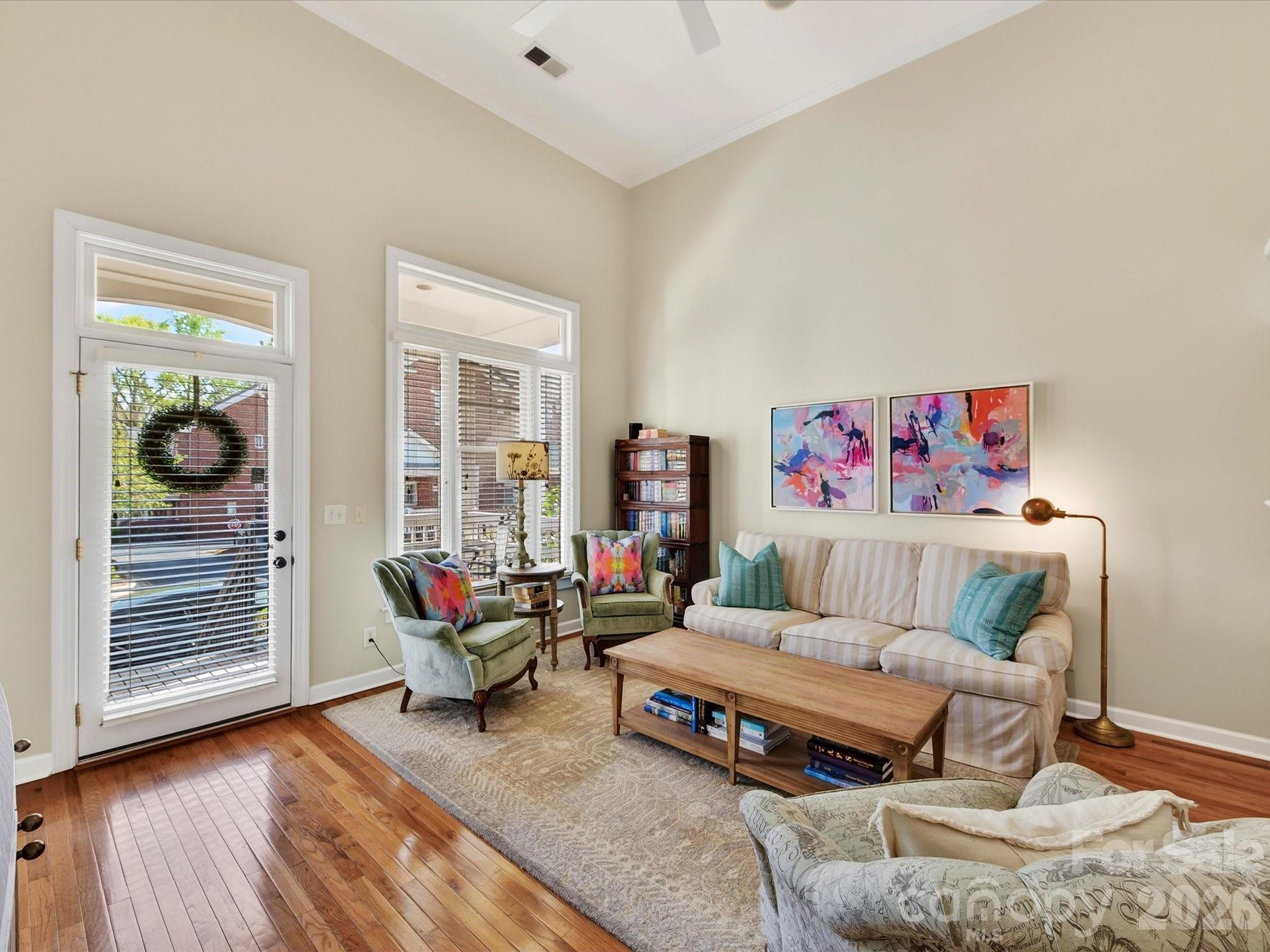 4916 S Hill View Drive