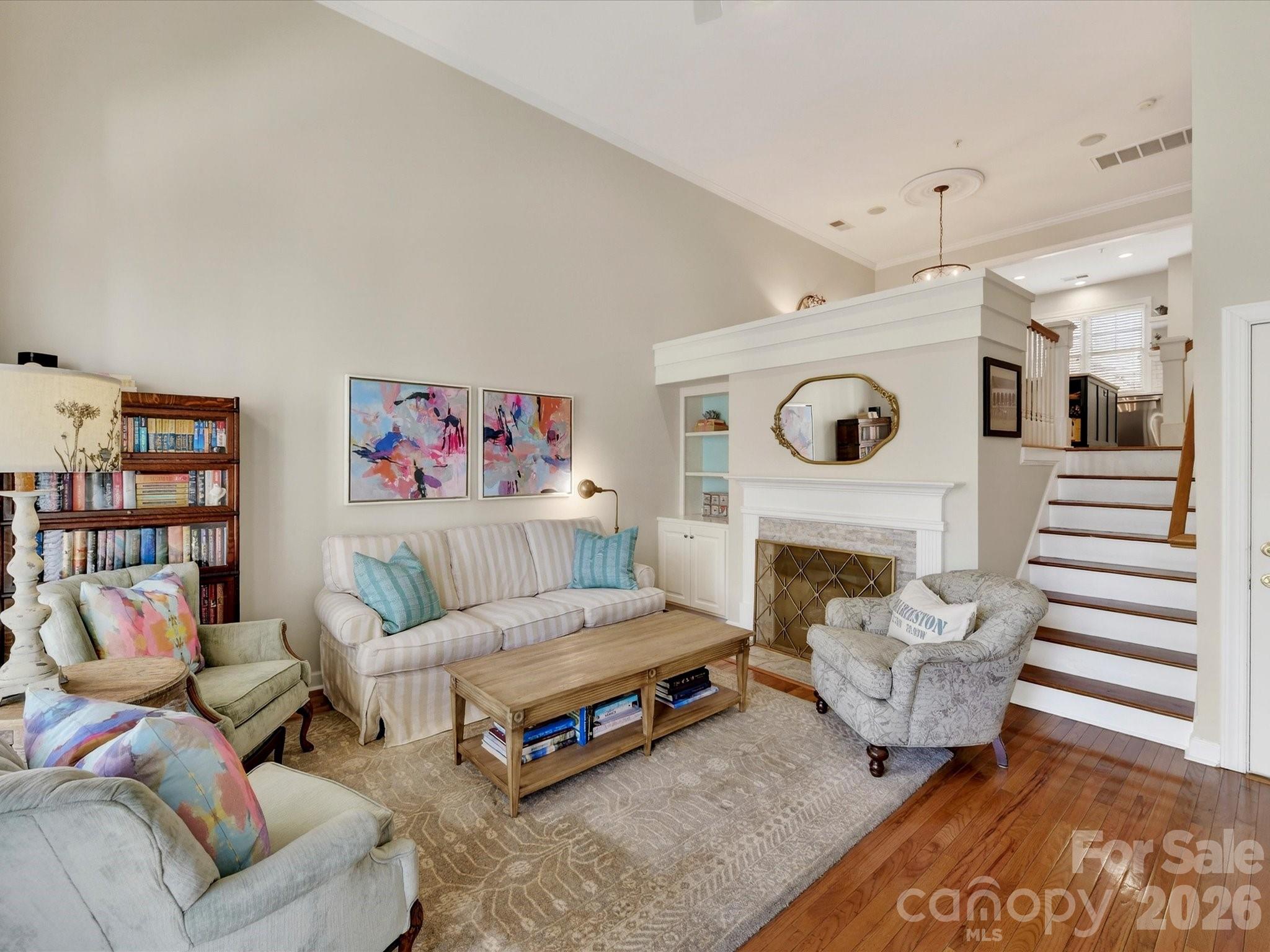 4916 S Hill View Drive