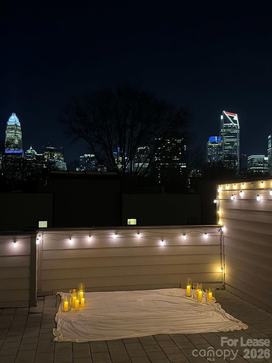 Come see Luxity Terraces for a modern, luxurious home that offers walkable convenience to everything uptown, while being in a quiet, residential pocket development in Third Ward.  Hardwood floors throughout, a very large living/kitchen/dining area built for entertaining and a private rooftop terrace with amazing sunset views.