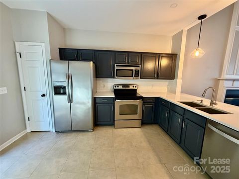 Photo of 10208 Roundleaf Drive, Charlotte, NC 28213 (MLS # 4328302)