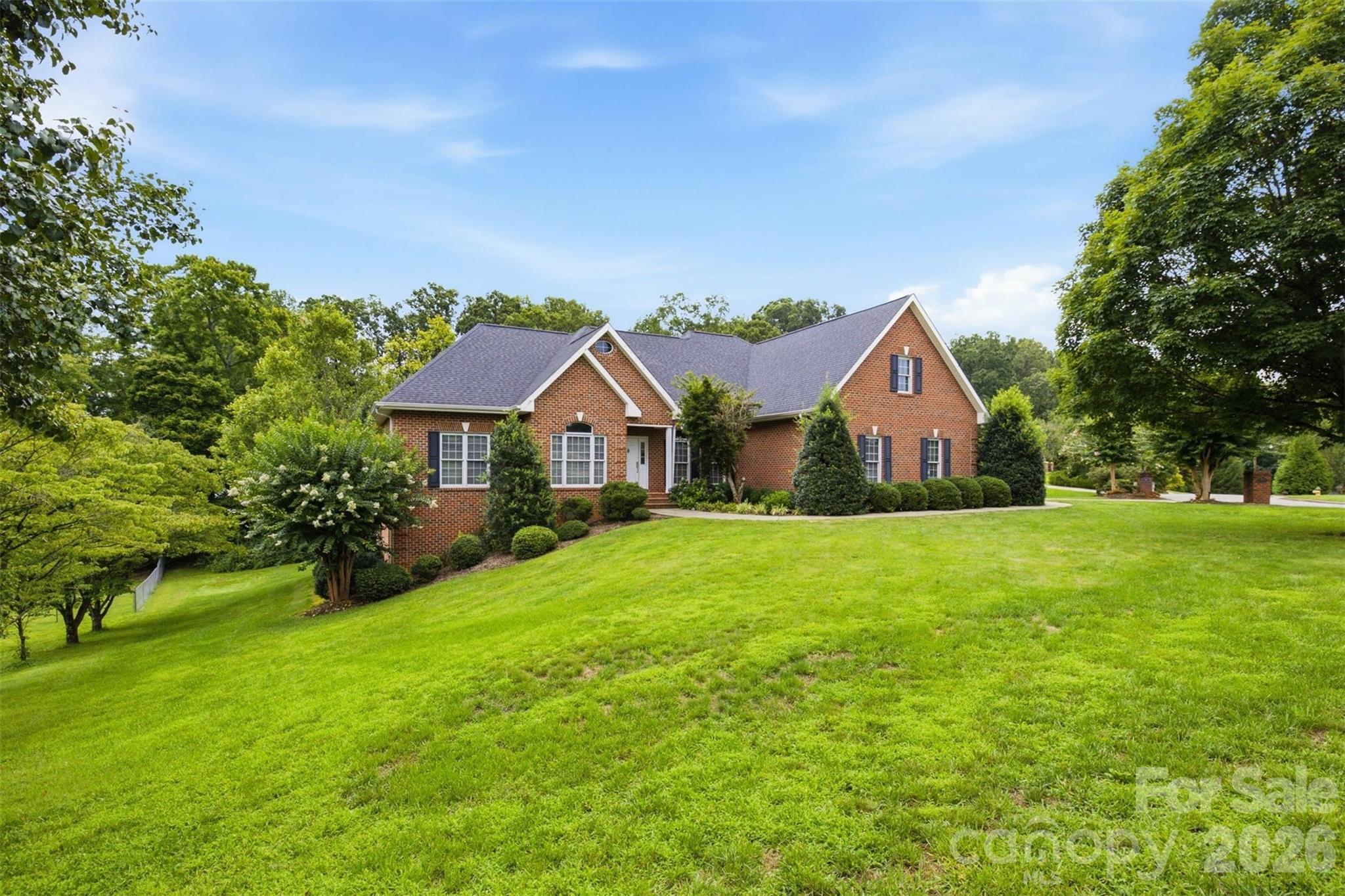405 Woodridge Drive SE