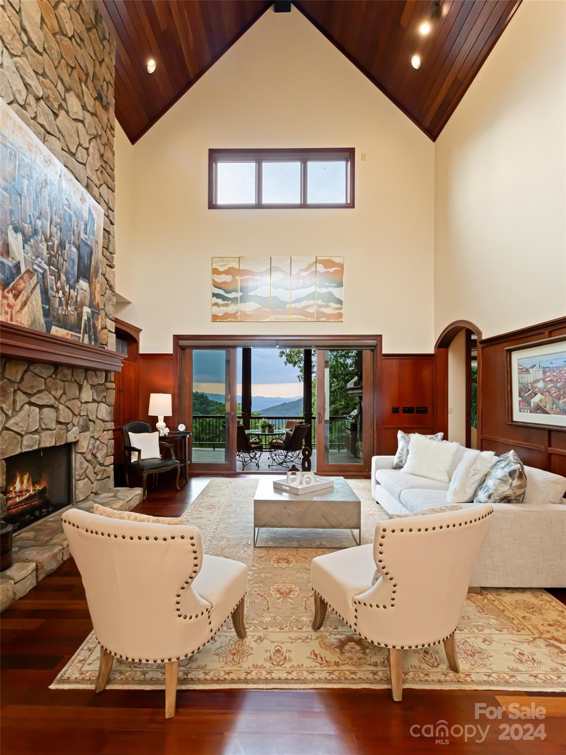 Reynolds Mountain - Residential