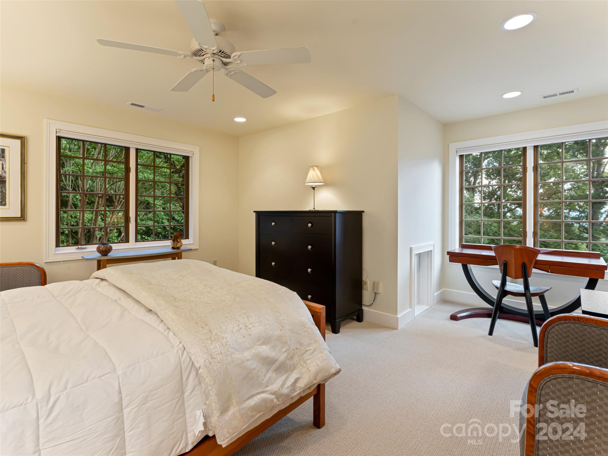 Reynolds Mountain - Residential