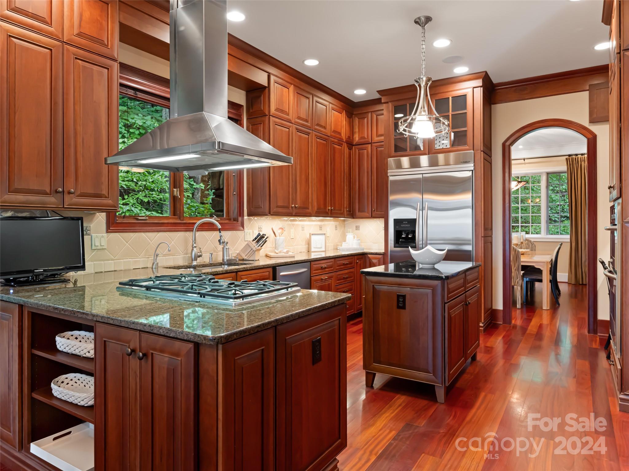 Reynolds Mountain - Residential