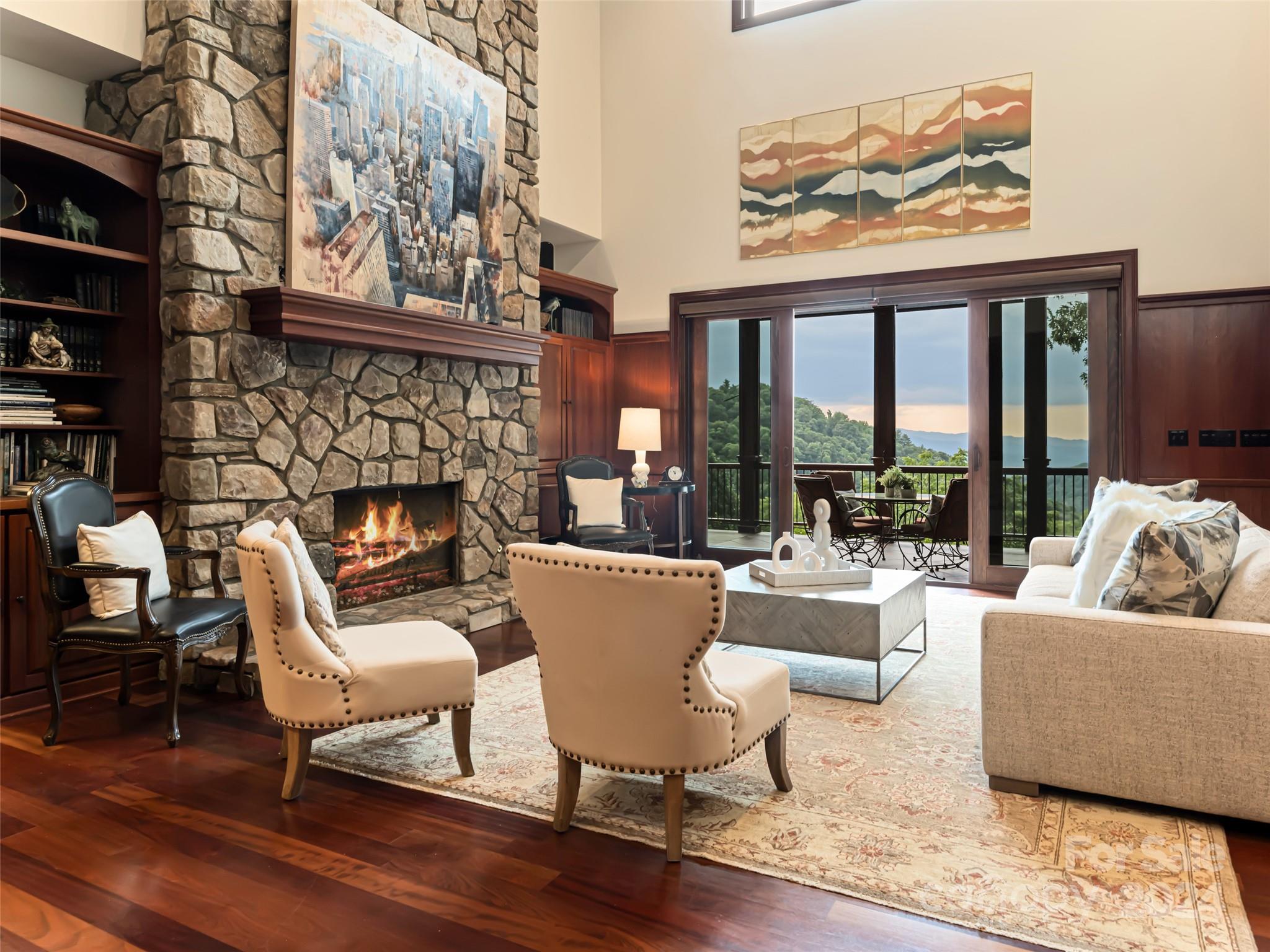 Reynolds Mountain - Residential