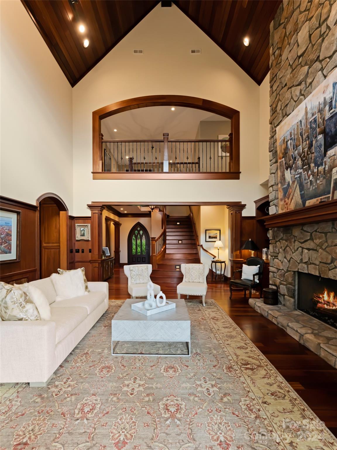 Reynolds Mountain - Residential