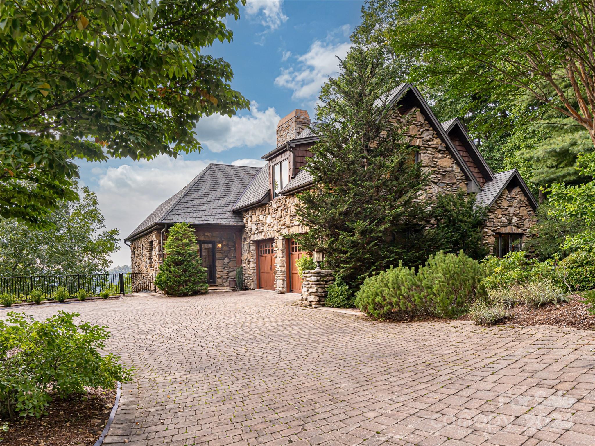 Reynolds Mountain - Residential