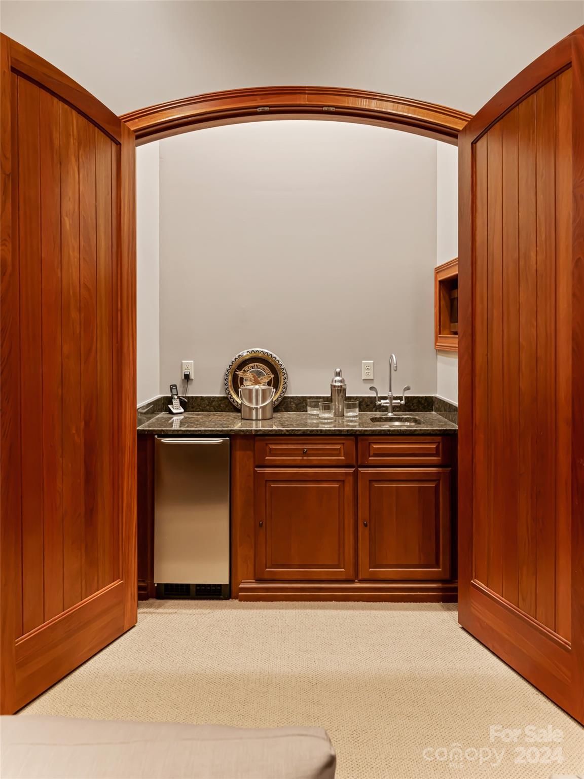 Reynolds Mountain - Residential