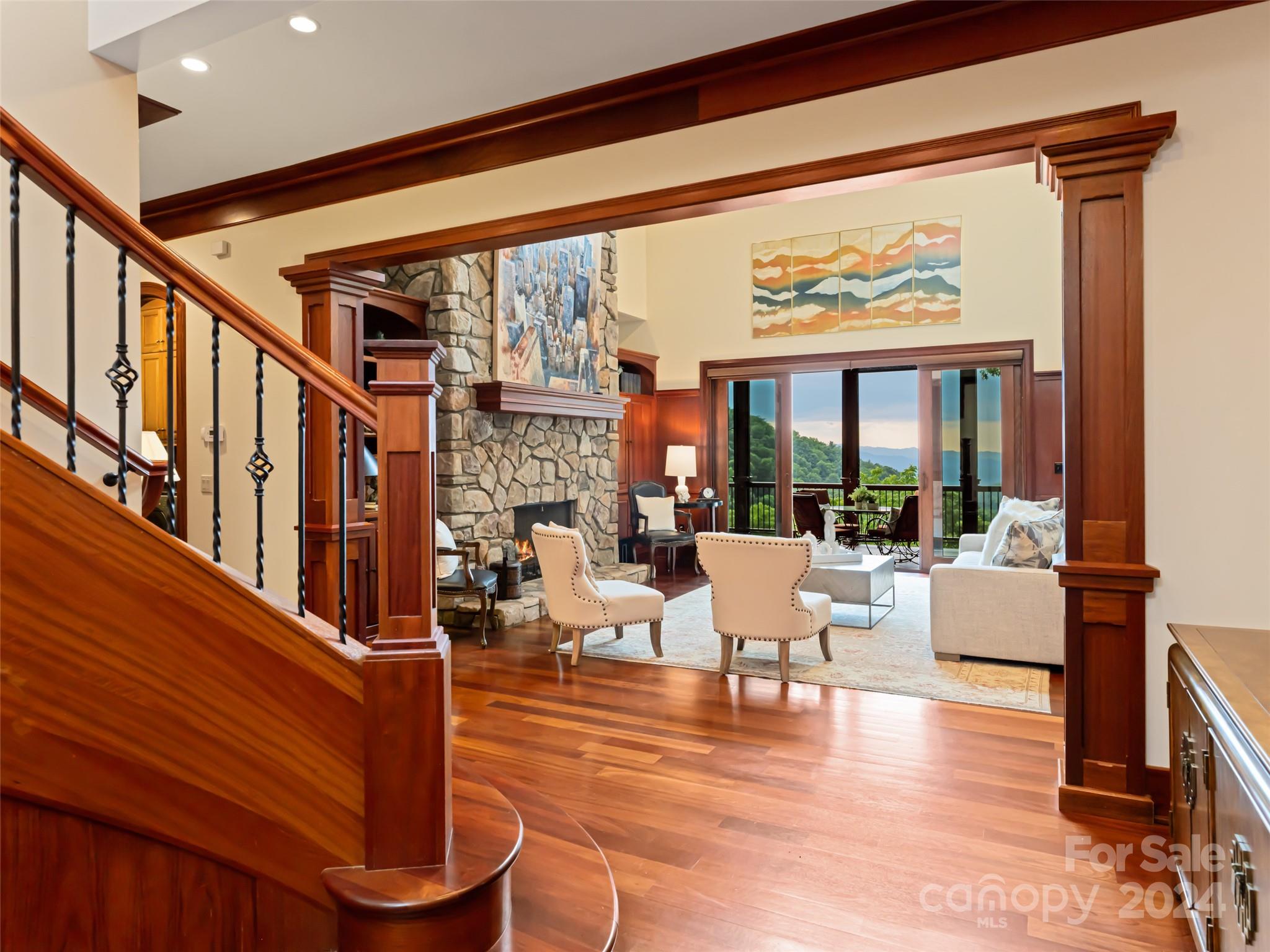 Reynolds Mountain - Residential