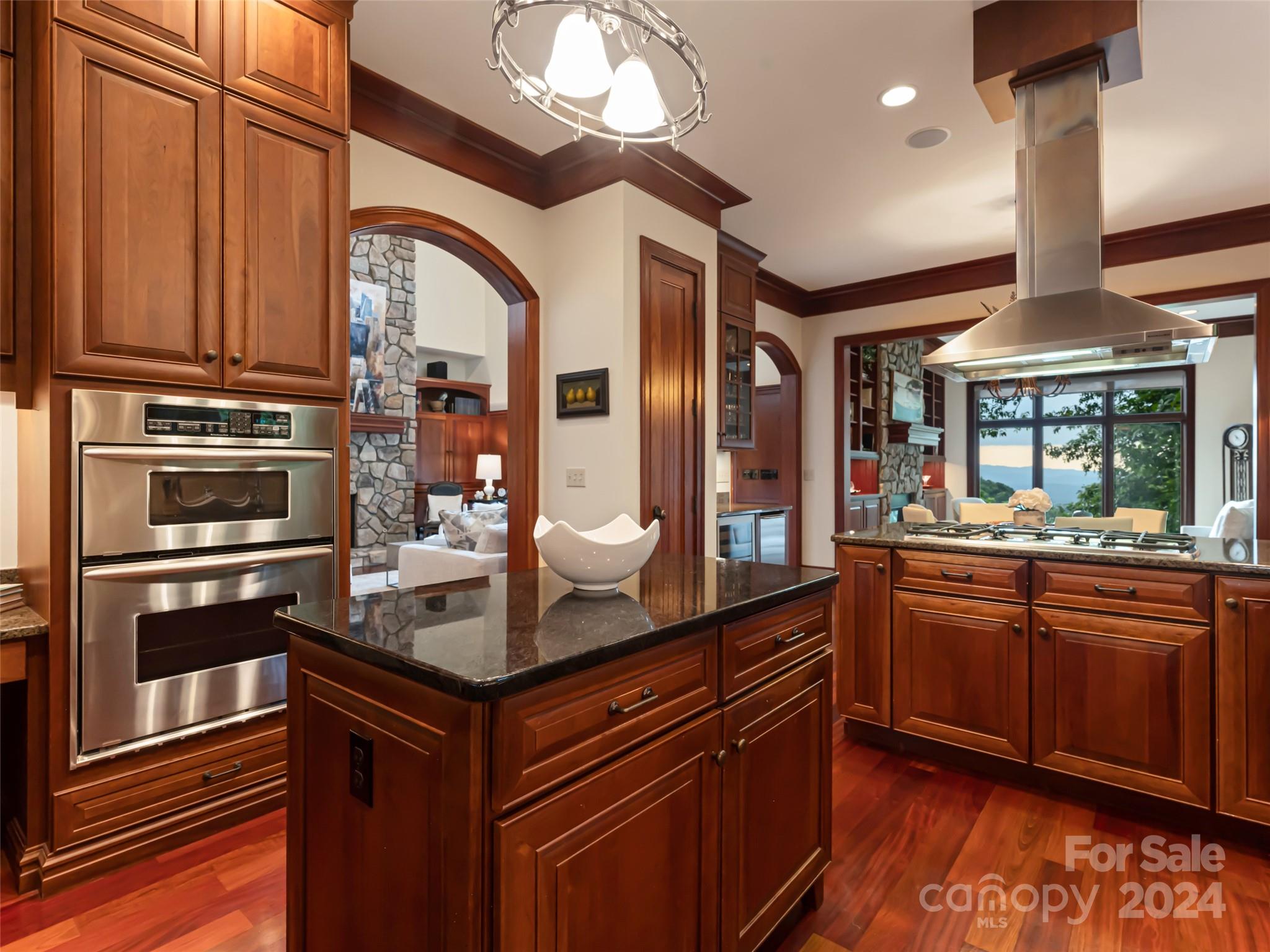 Reynolds Mountain - Residential