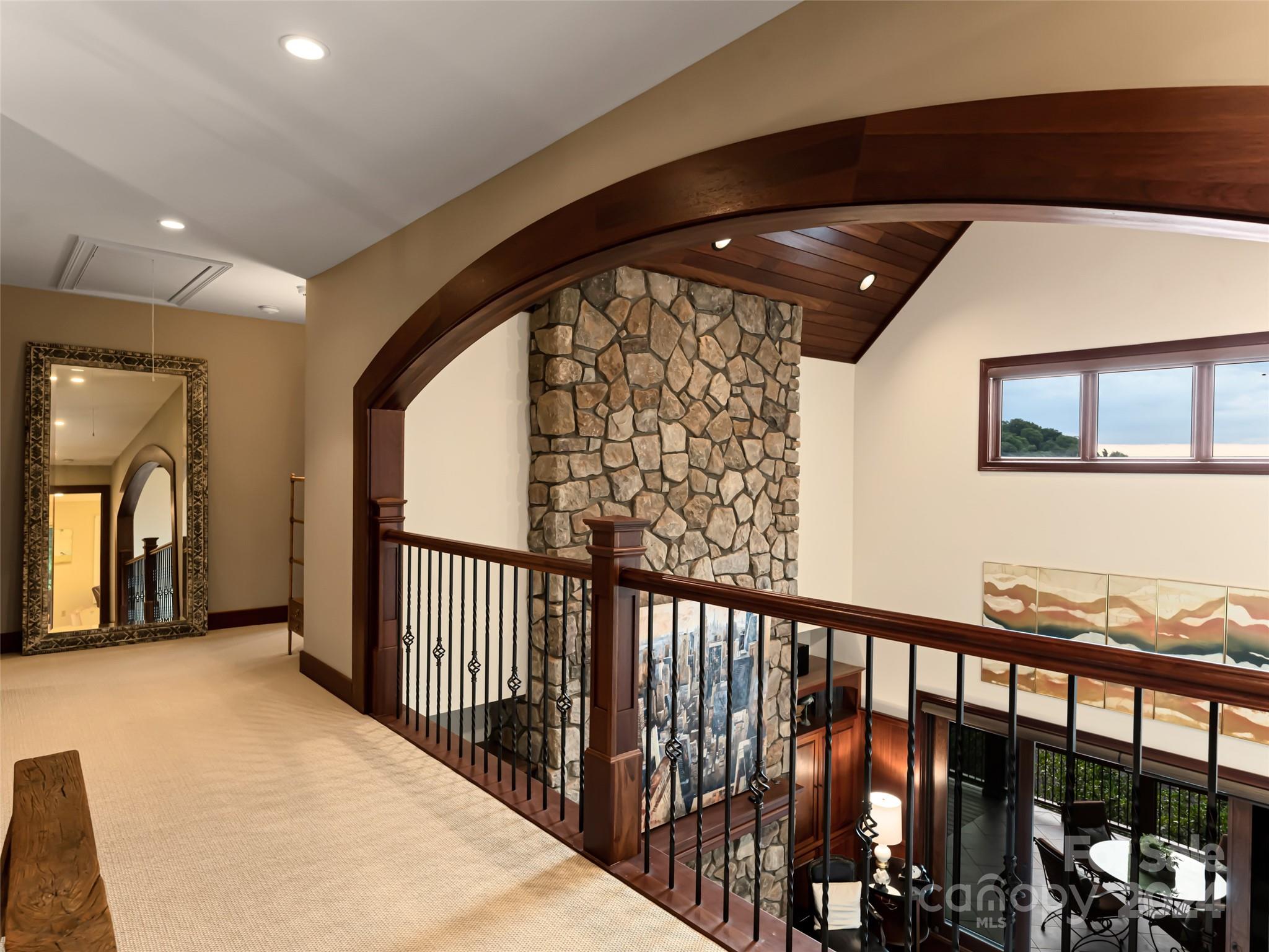 Reynolds Mountain - Residential