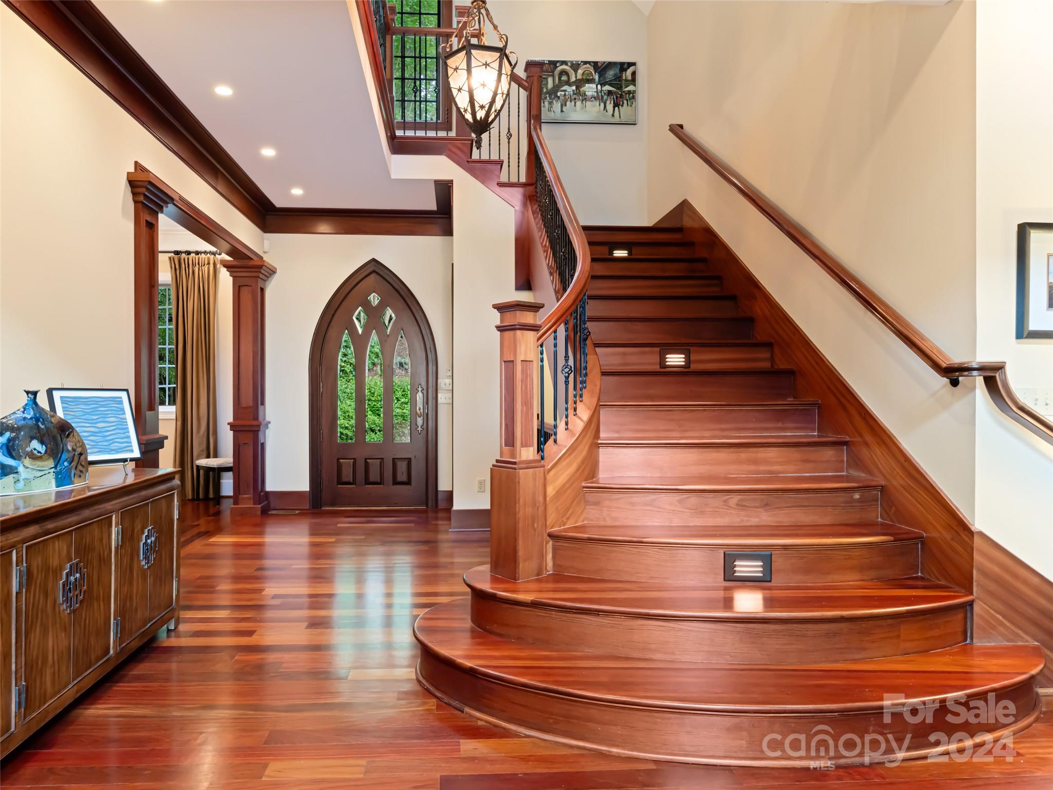 Reynolds Mountain - Residential