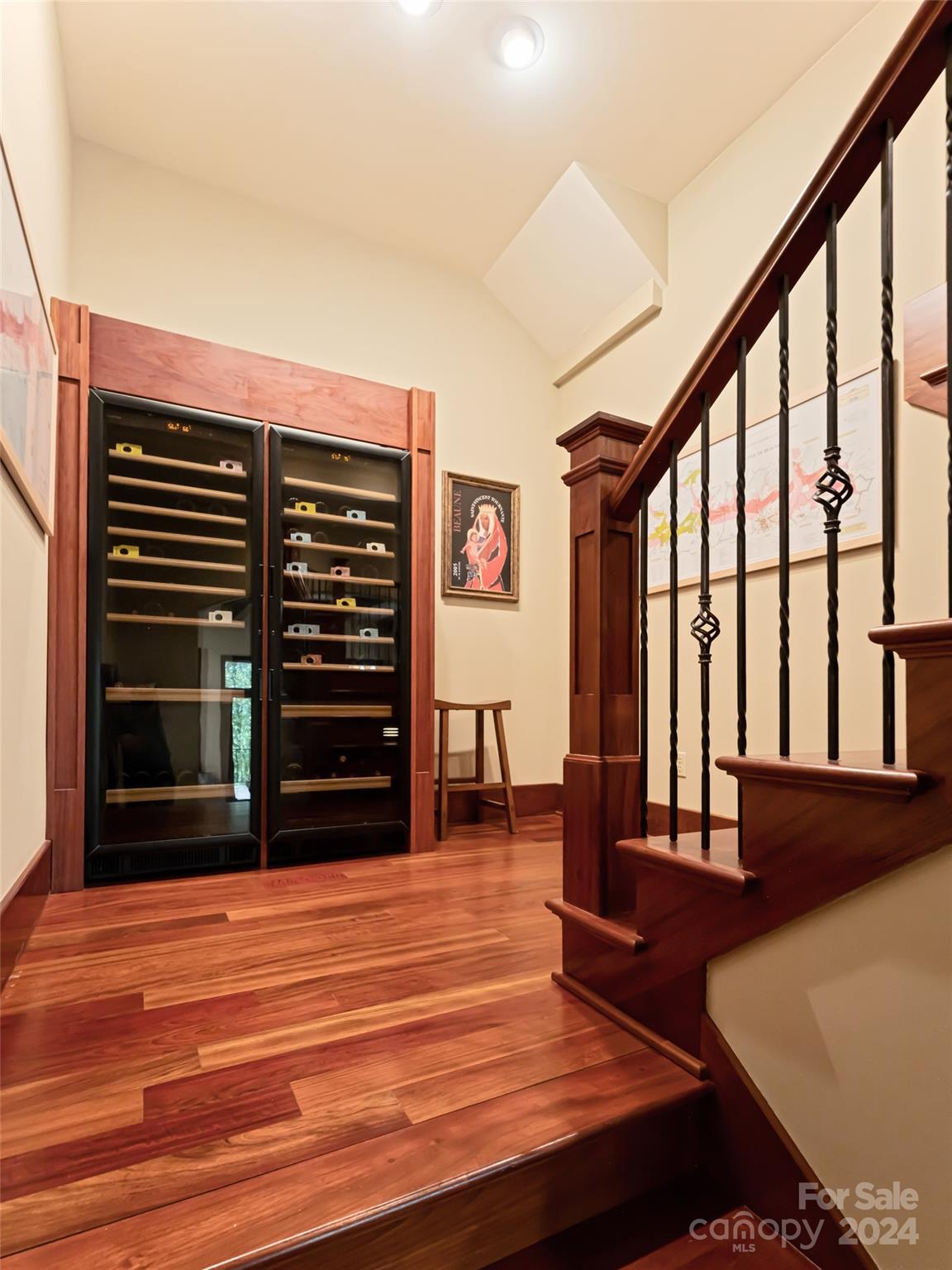 Reynolds Mountain - Residential