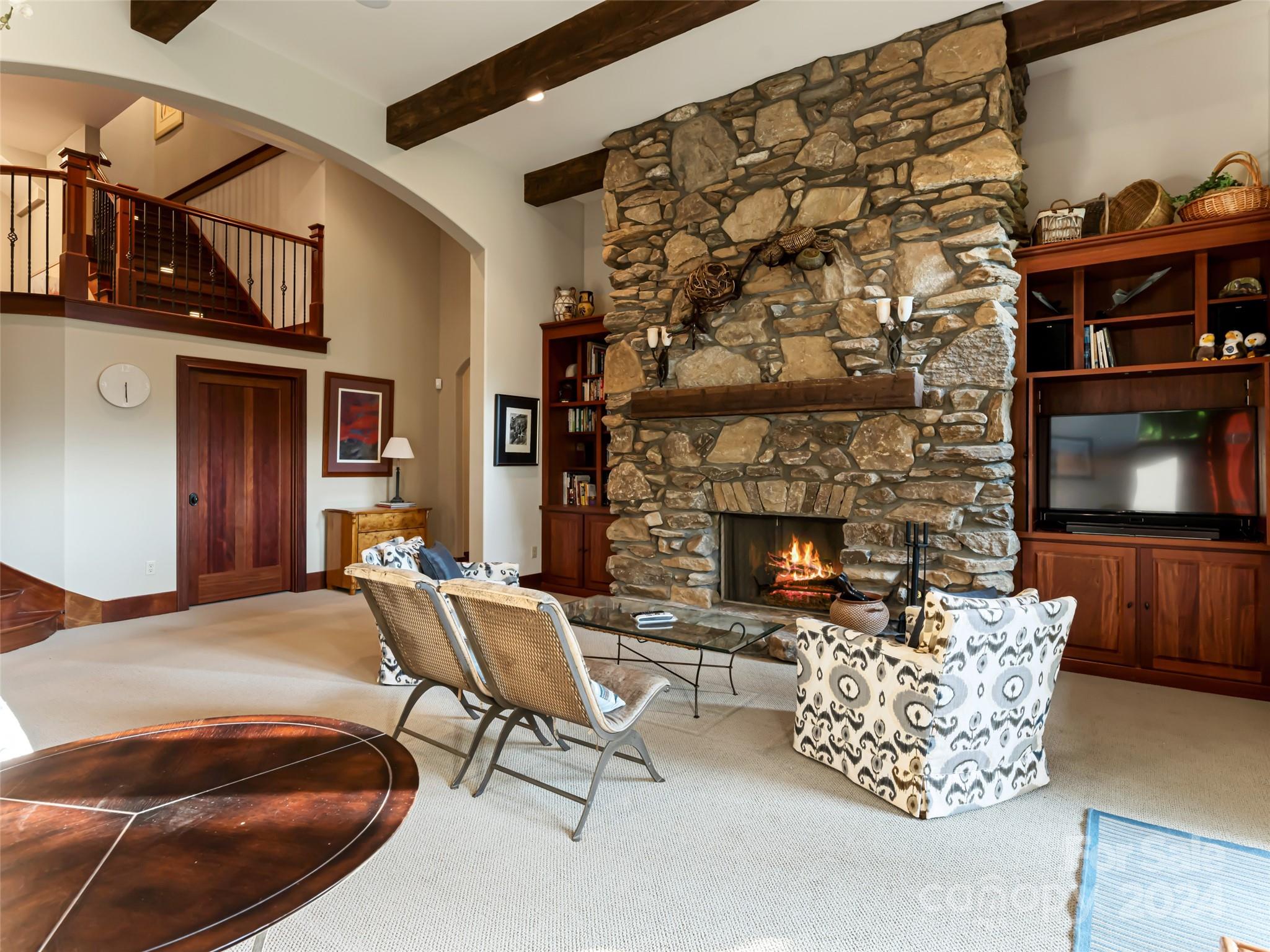 Reynolds Mountain - Residential