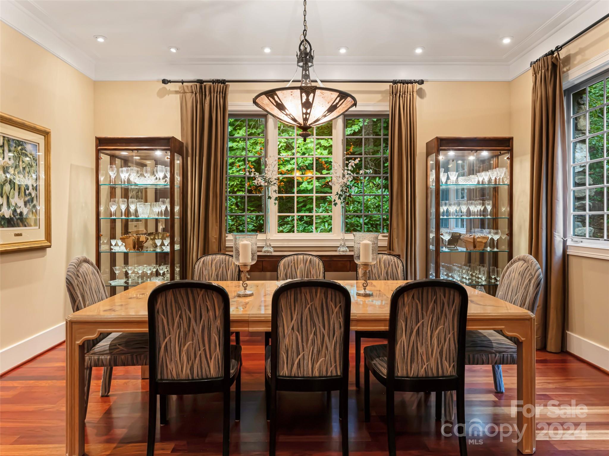 Reynolds Mountain - Residential