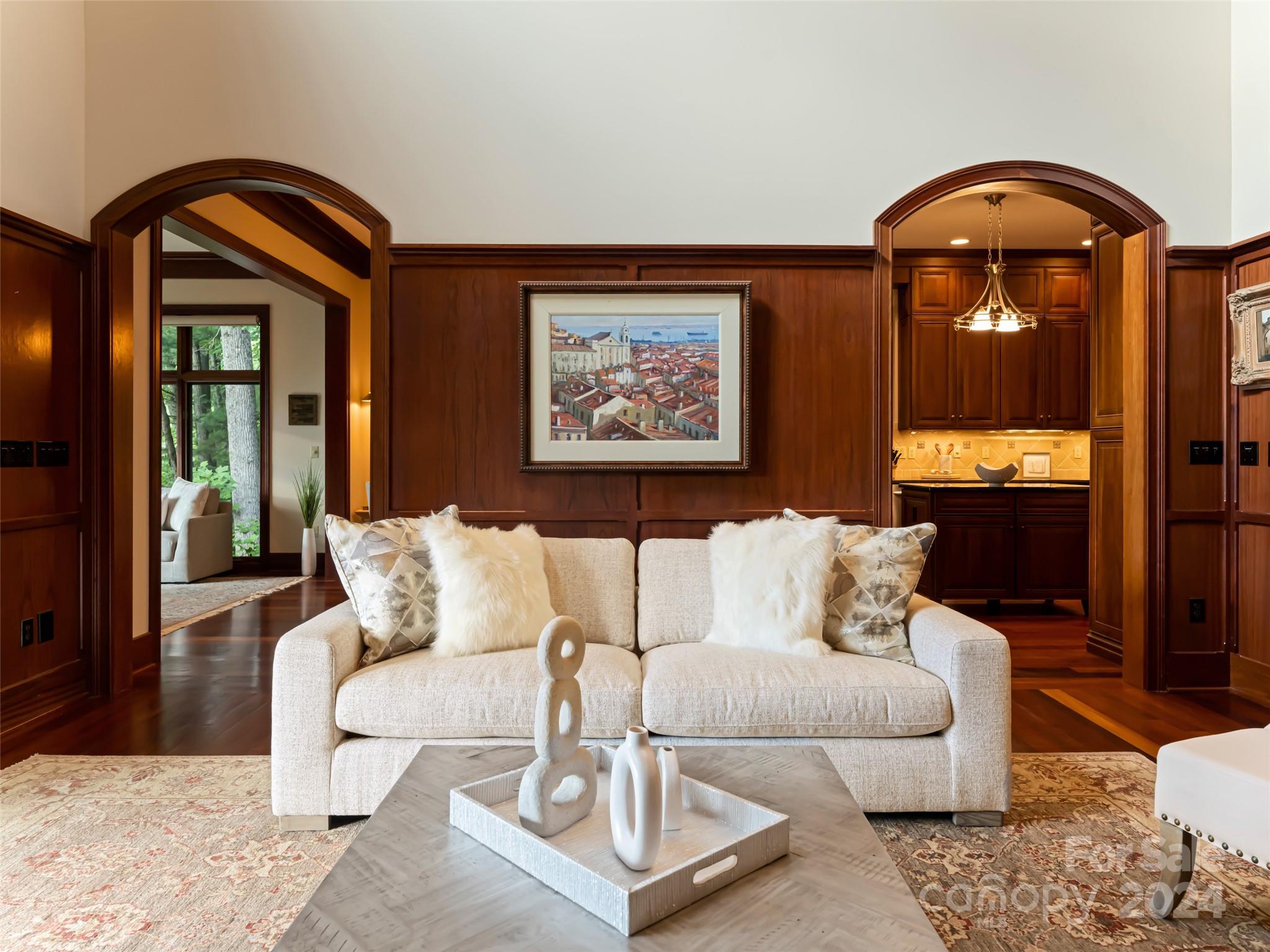 Reynolds Mountain - Residential