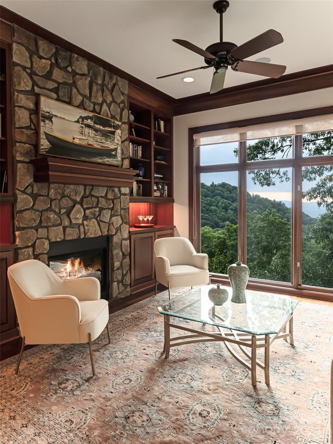 Reynolds Mountain - Residential