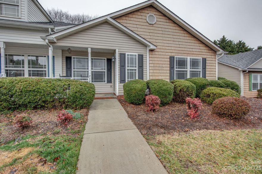 Welcome to this Charming 3-bedroom, 2-Full Bath, one level townhome. This end unit is located in a quiet and convenient community. This home features a covered front porch perfect for your morning coffee, and a fenced in back patio, perfect for grilling and entertaining. This home offers a spacious and open floor plan with plenty of natural light. The primary suite has a trey ceiling and large bathroom.  The Kitchen features a breakfast bar and ample cabinet space. This home is in an ideal location on the outskirts of Rock hill, close to shops and restaurants and minutes from I-77.  It's just waiting for you to add your own personal touch and call it home. 
Seller is offering a one-year home warranty with an acceptable offer.