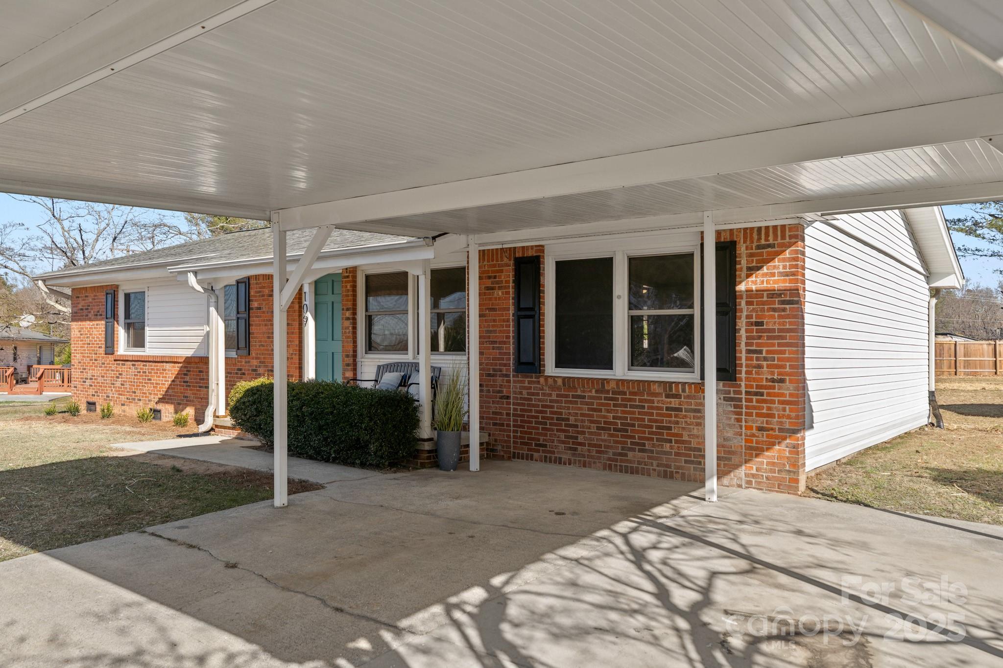 109 Willowbrook Road